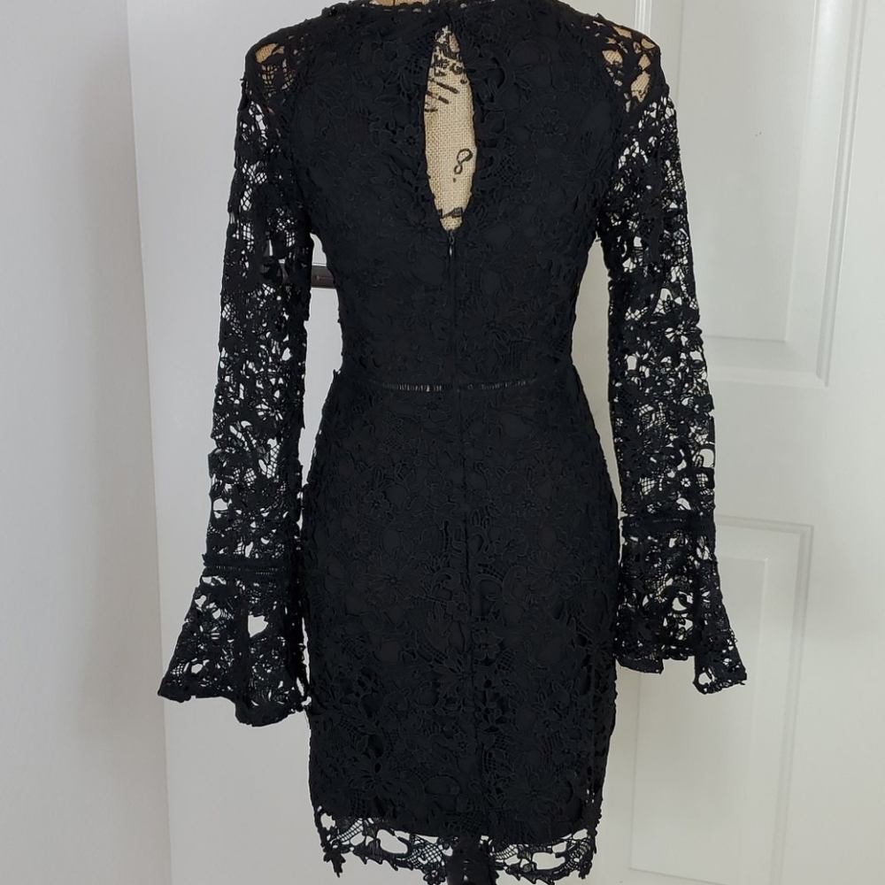 ASTR Dress - Picture 2 of 8